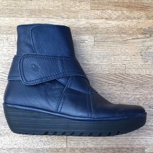 I Pair Fly/London Booties.